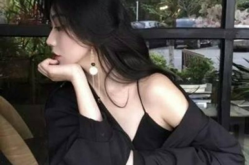 娱乐圈连环瓜：肖奈被传频接站台、牙疼小花被“牺牲”、长腿格格相亲走过场？