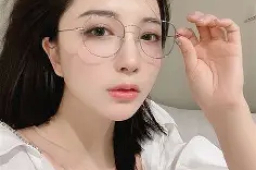 娱乐圈贵公子恋爱瓜竟是郭麒麟女方韩系美女父子同一天上热搜